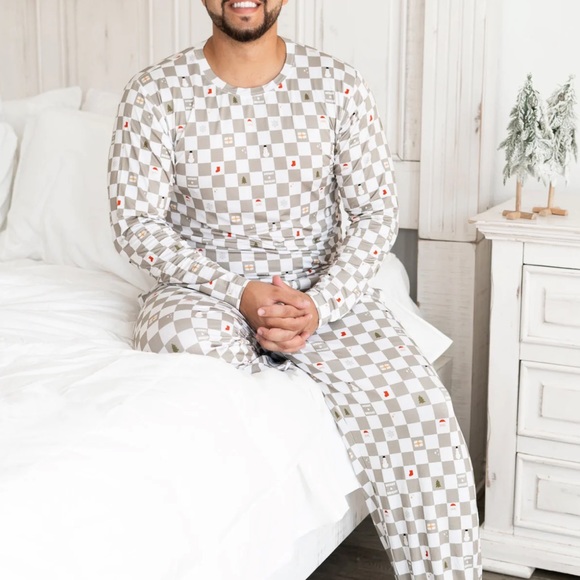 Dream Big Little Co Merry & Bright Checks Christmas Dream Men’s Pajama Set NWT - Picture 3 of 7
